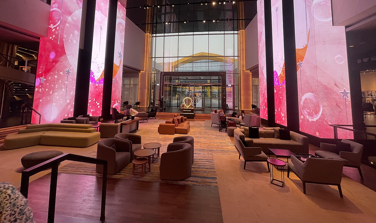 צילום של The WB Abu Dhabi, Curio Collection by Hilton